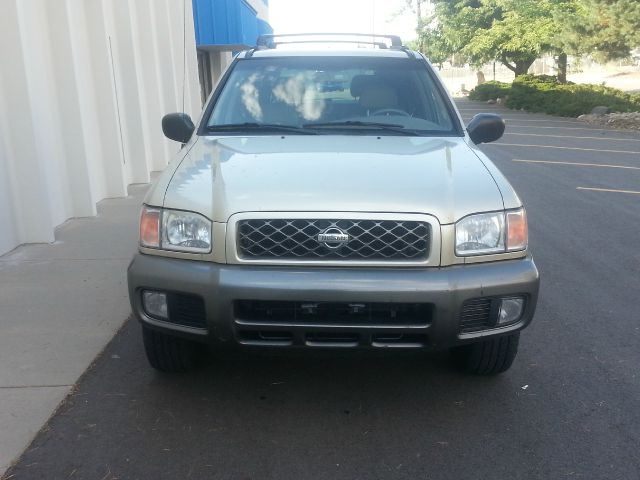 Nissan Pathfinder 2001 photo 1