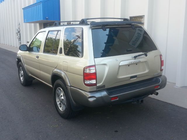 Nissan Pathfinder 2001 photo 3