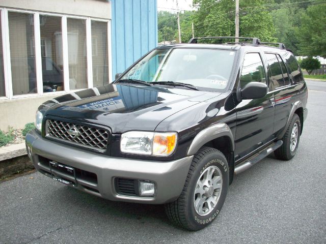 Nissan Pathfinder 2001 photo 1