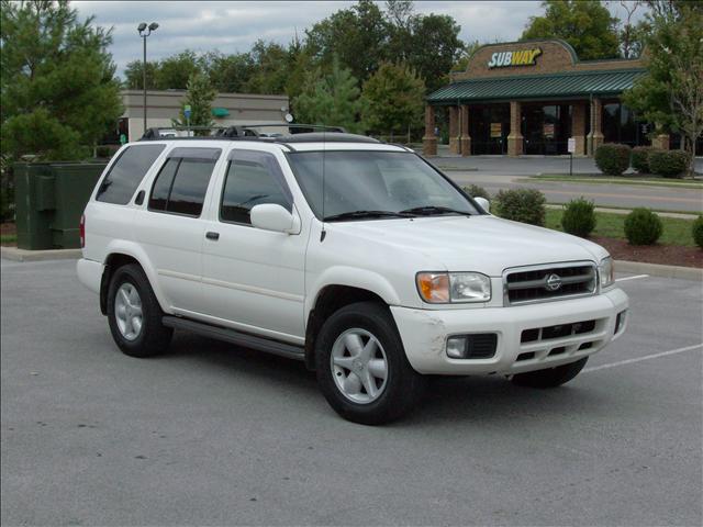 Nissan Pathfinder 2001 photo 2