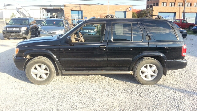 Nissan Pathfinder 2001 photo 2