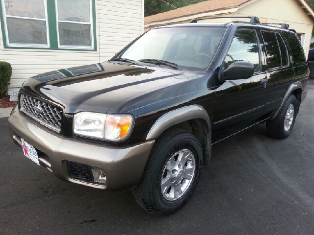 Nissan Pathfinder 2001 photo 1