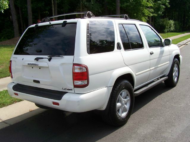 Nissan Pathfinder 2001 photo 3