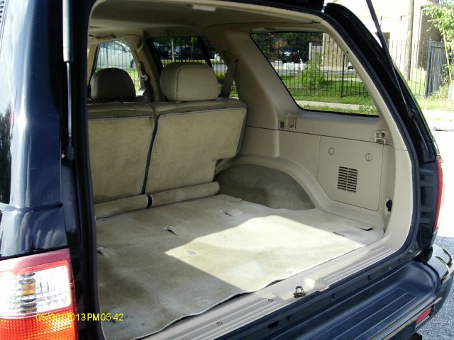 Nissan Pathfinder 2001 photo 1