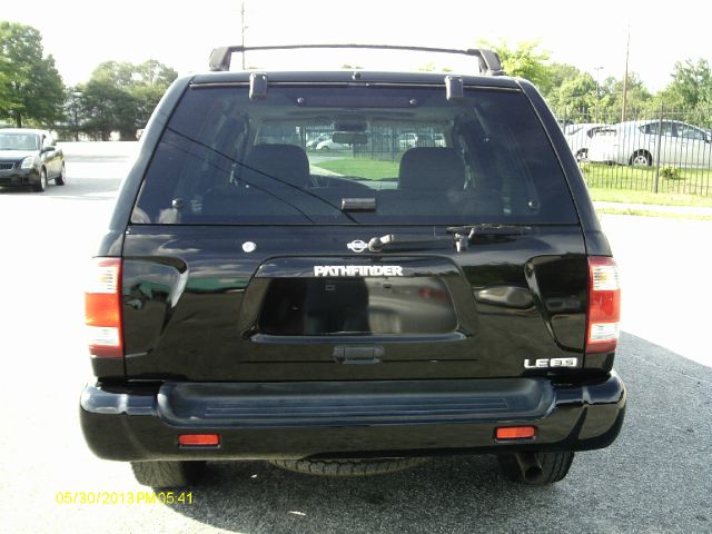 Nissan Pathfinder 2001 photo 4