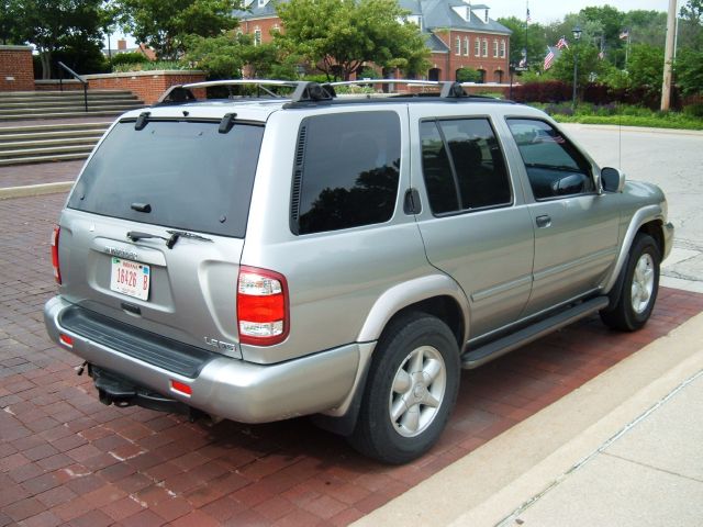 Nissan Pathfinder 2001 photo 11