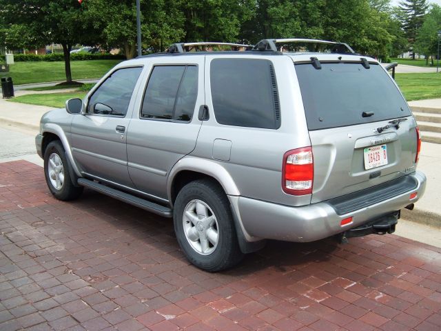 Nissan Pathfinder 2001 photo 2