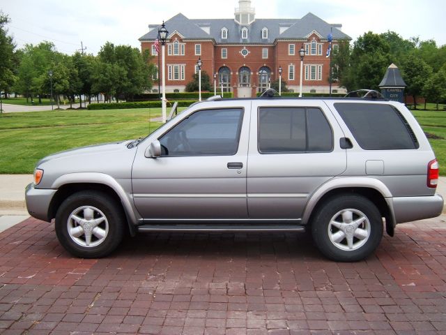 Nissan Pathfinder 2001 photo 8