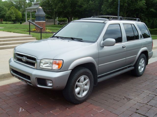 Nissan Pathfinder 2001 photo 9