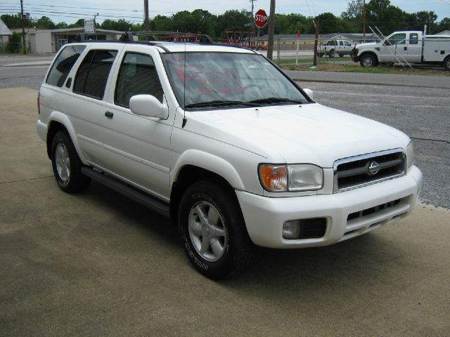 Nissan Pathfinder 2001 photo 1