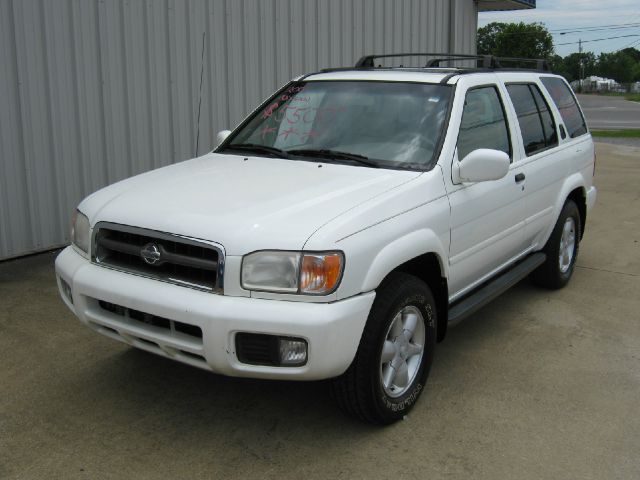 Nissan Pathfinder 2001 photo 2