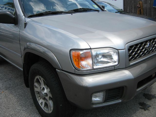 Nissan Pathfinder 2001 photo 3