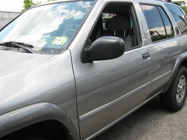 Nissan Pathfinder 2001 photo 4