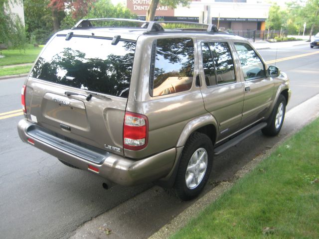 Nissan Pathfinder 2001 photo 2