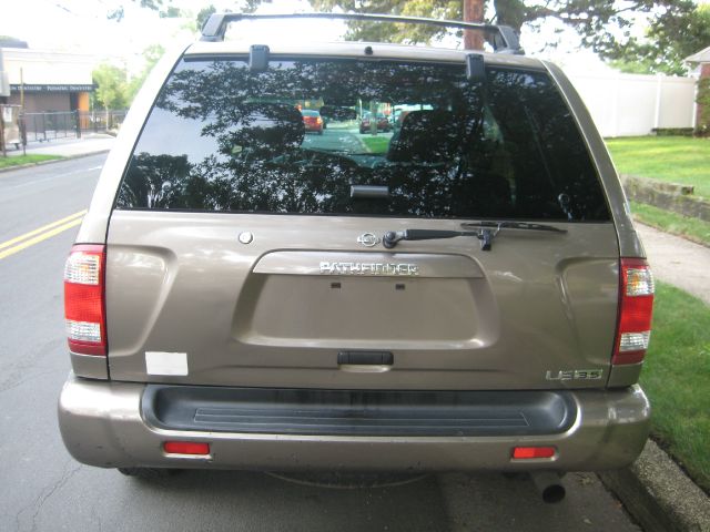 Nissan Pathfinder 2001 photo 4