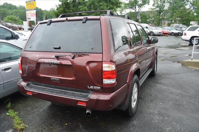 Nissan Pathfinder 2001 photo 1