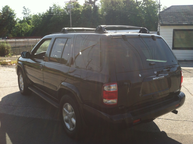 Nissan Pathfinder 2001 photo 2