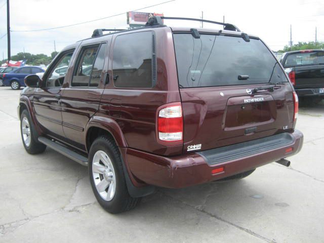 Nissan Pathfinder 2002 photo 1