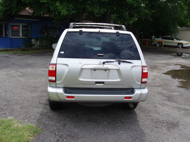 Nissan Pathfinder 2002 photo 13