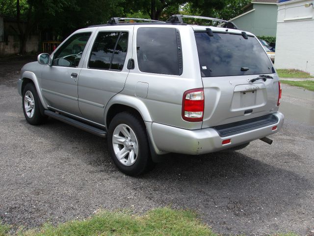 Nissan Pathfinder 2002 photo 3