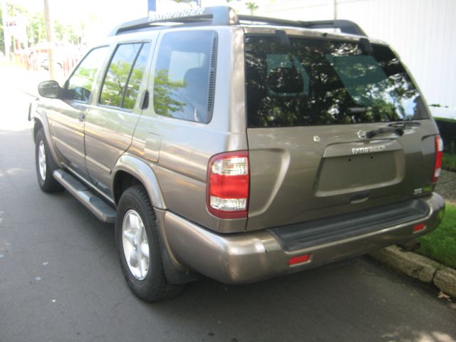 Nissan Pathfinder 2002 photo 1