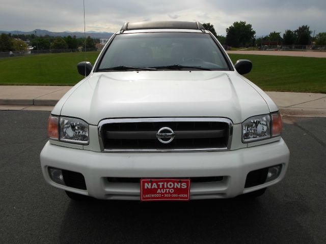 Nissan Pathfinder 2002 photo 1