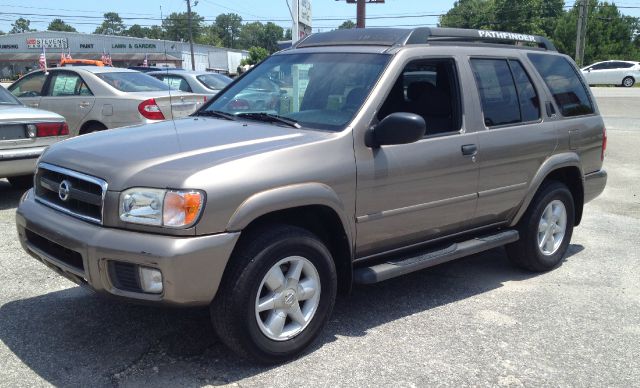 Nissan Pathfinder 2002 photo 2