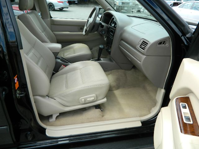 Nissan Pathfinder 2002 photo 4