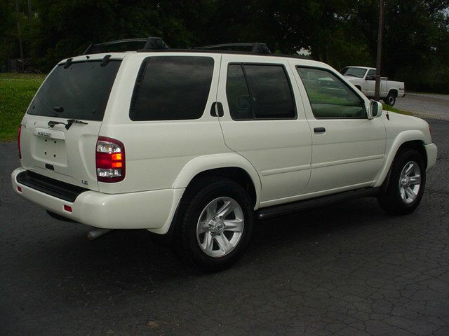 Nissan Pathfinder 2002 photo 1