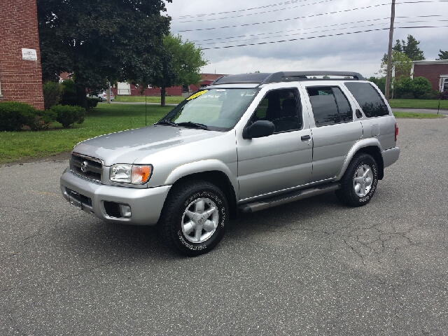 Nissan Pathfinder 2002 photo 1