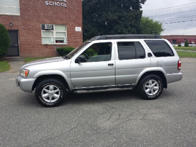 Nissan Pathfinder 2002 photo 2