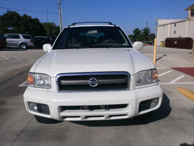 Nissan Pathfinder 2002 photo 1