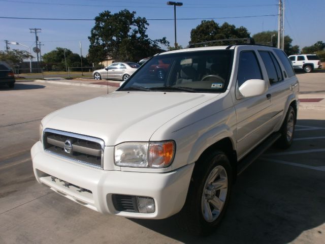 Nissan Pathfinder 2002 photo 2