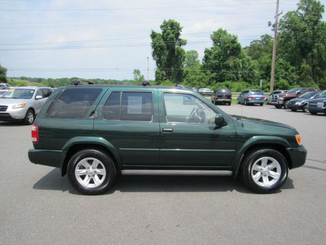 Nissan Pathfinder 2002 photo 2