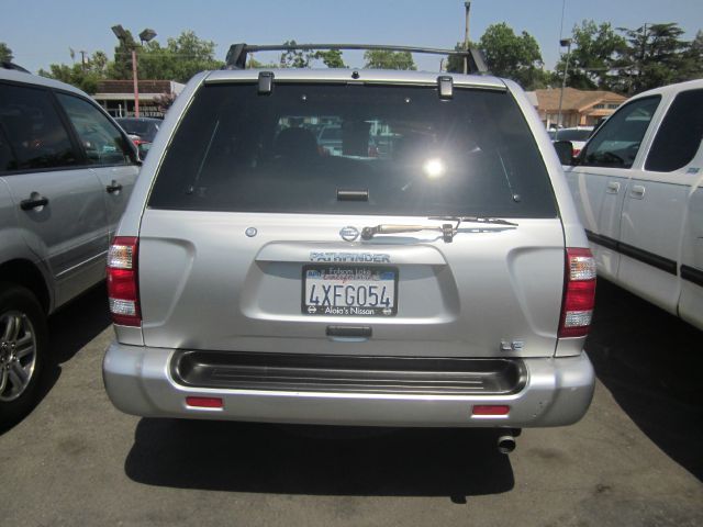 Nissan Pathfinder 2002 photo 1