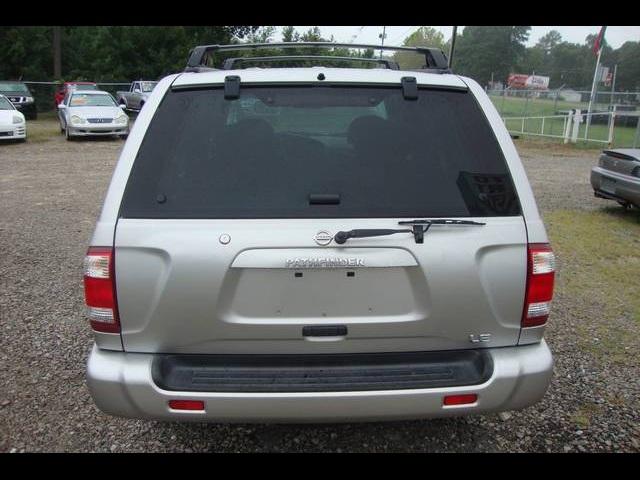 Nissan Pathfinder 2002 photo 2