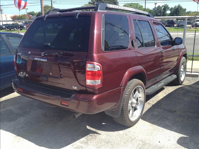 Nissan Pathfinder 2002 photo 2