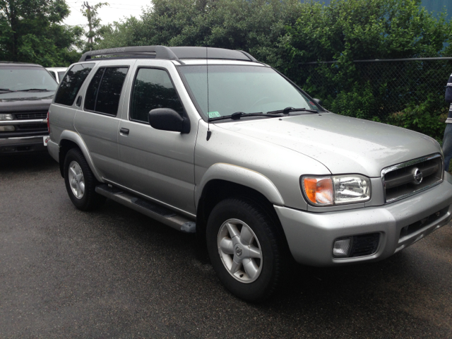 Nissan Pathfinder 2002 photo 1