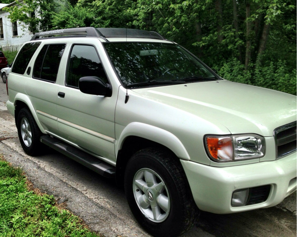 Nissan Pathfinder 2002 photo 2