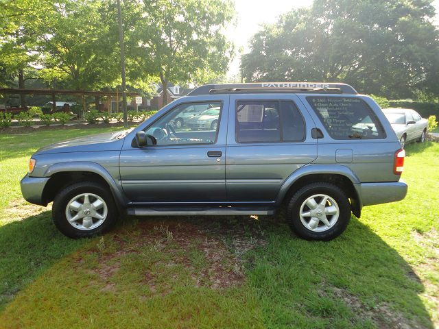 Nissan Pathfinder 2002 photo 2