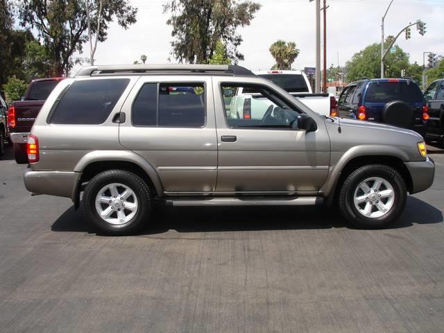 Nissan Pathfinder 2003 photo 2