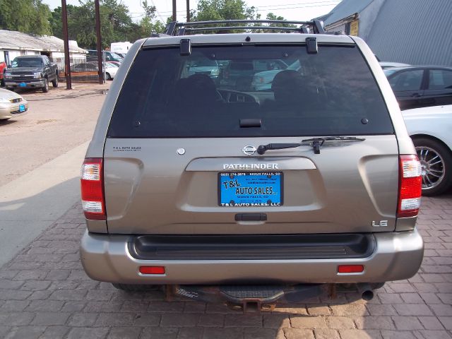 Nissan Pathfinder Limited SUV