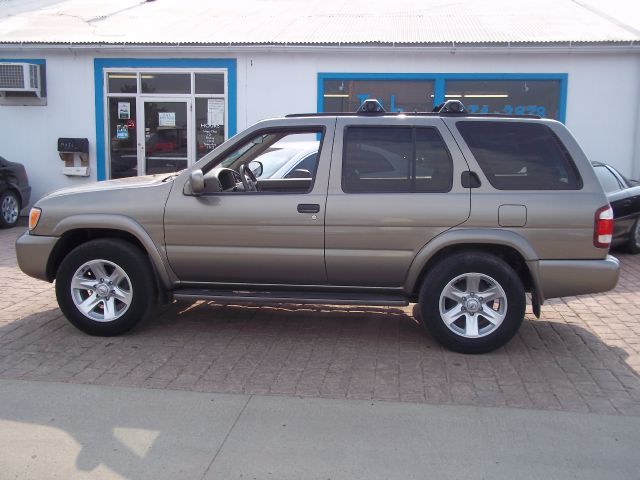 Nissan Pathfinder 2003 photo 1