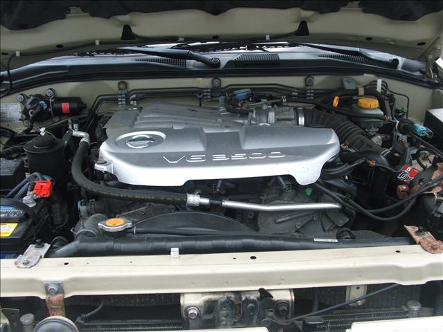 Nissan Pathfinder 2003 photo 1