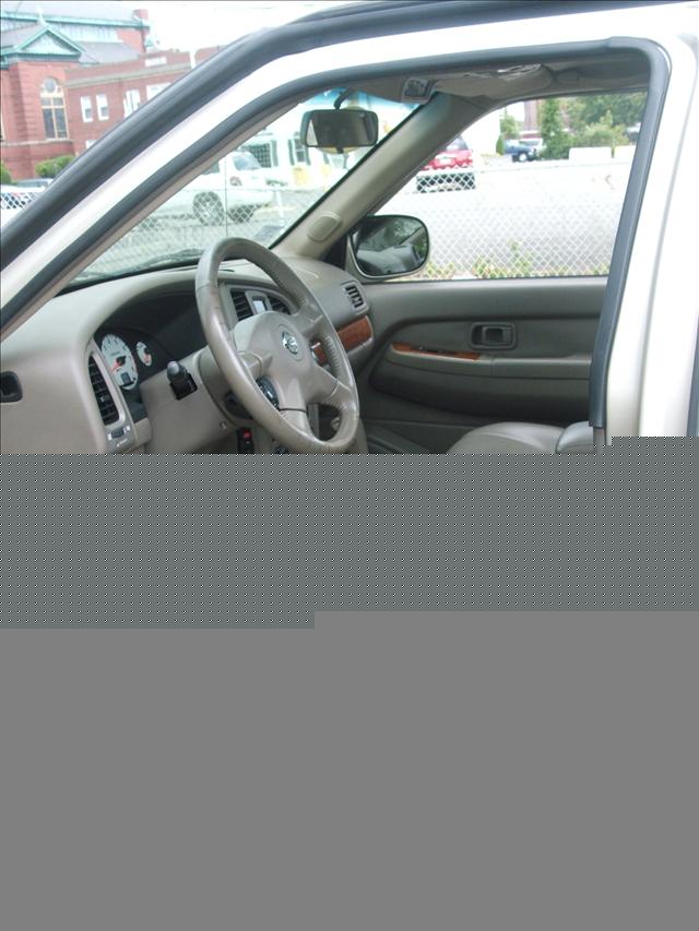 Nissan Pathfinder 2003 photo 2