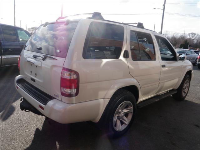 Nissan Pathfinder 2003 photo 1