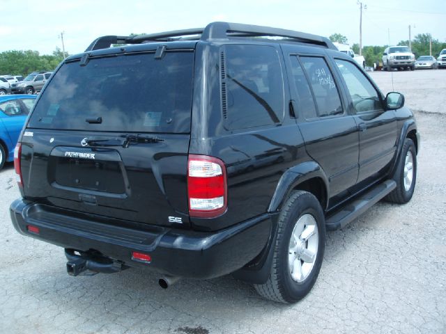 Nissan Pathfinder 2003 photo 15