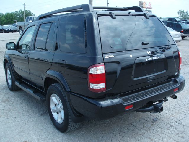 Nissan Pathfinder 2003 photo 16