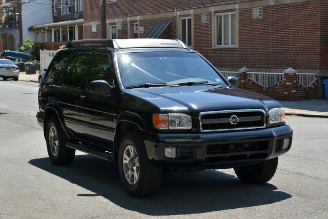 Nissan Pathfinder 2003 photo 2