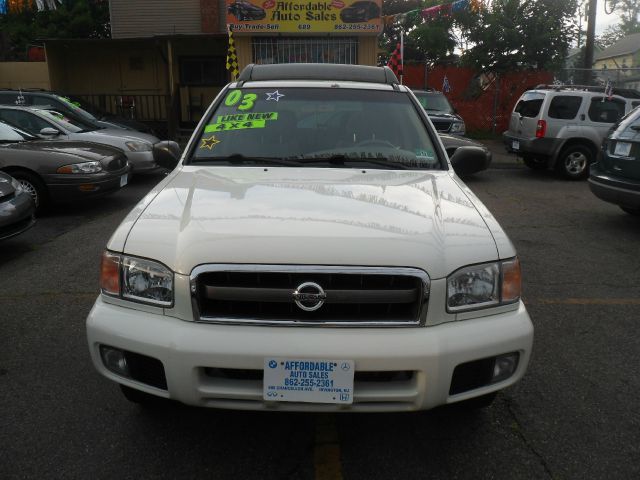 Nissan Pathfinder 2003 photo 1